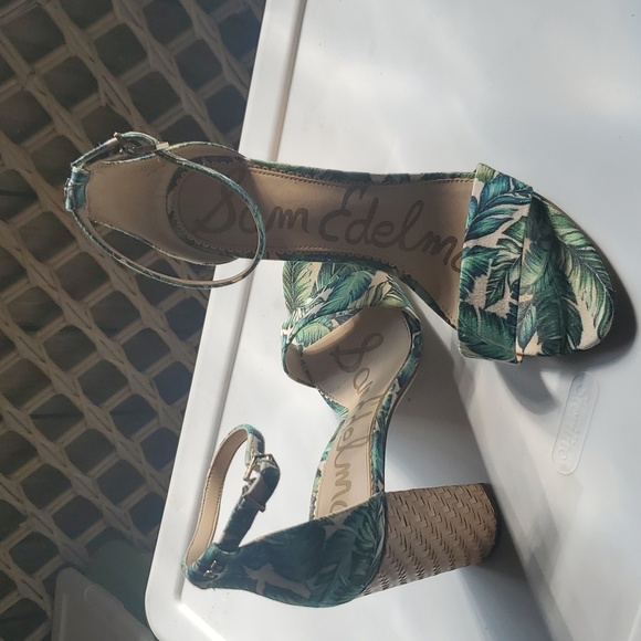 Shoes - Picture 7 of 12